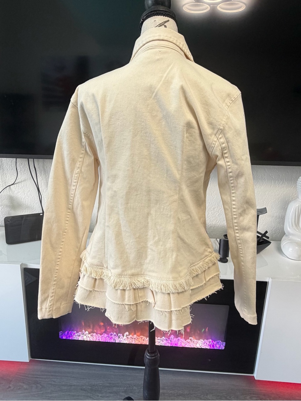 DENIM TopMark Cream Ruffle Hem Fringe Denim Jacket - Size L - Picture 3 of 15